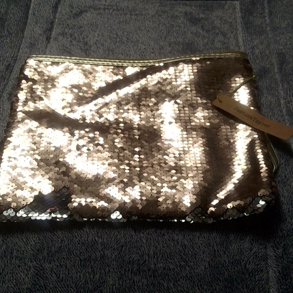 JUSTIN & TAYLOR GOLD SEQUINED Cosmetic bag